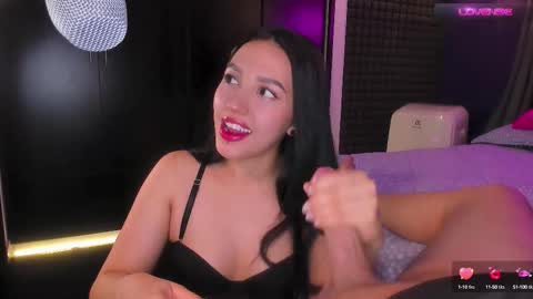 Snapshot of bull_vixen2001 chatting on 19, 10, 2025 Bunny and The Rock online show from 19, 10, 2025