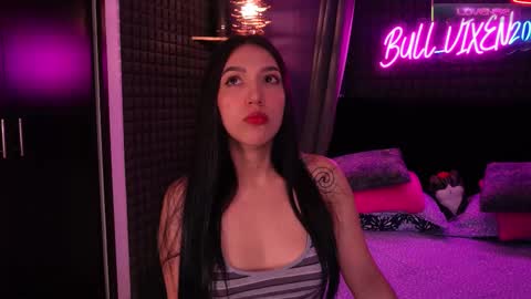 Snapshot of bull_vixen2001 chatting on 22, 10, 2025 Bunny and The Rock online show from 22, 10, 2025