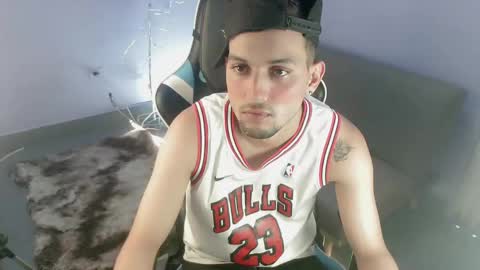 Snapshot of bulls_23_ chatting on 5, 10, 2025 BULL online show from 5, 10, 2025
