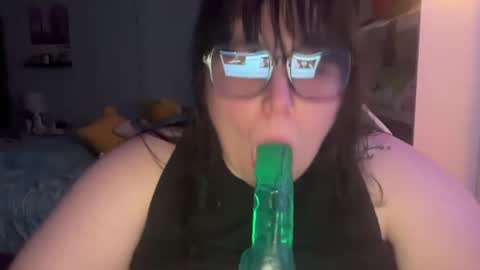 Snapshot of bumblebeebuzzer chatting on 28, 2, 2025 bumblebeebuzzer online show from 28, 2, 2025