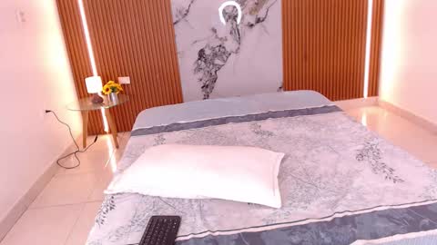 Rossi Hill online show from 20, 3, 2026