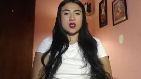 bunnyEmilyR0s33 online show from 24, 1, 2025