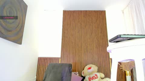 Angela Santini online show from 26, 9, 2025