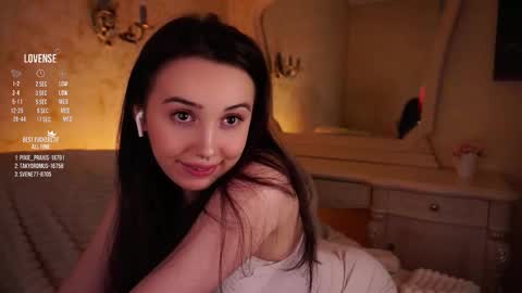 Snapshot of burnletitallburn chatting on 25, 10, 2025 Jessica online show from 25, 10, 2025