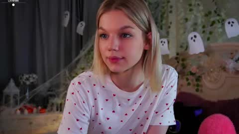 Snapshot of burnletitallburn chatting on 27, 10, 2025 Jessica online show from 27, 10, 2025