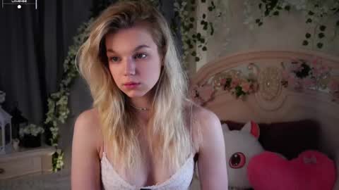 Snapshot of burnletitallburn chatting on 3, 11, 2025 Jessica online show from 3, 11, 2025