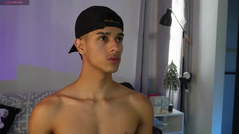 Buster independent model online show from 14, 12, 2025