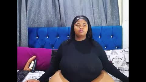 bustybmwx online show from 11, 11, 2025