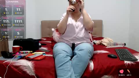 Snapshot of bustyemma chatting on 15, 10, 2025 Emma online show from 15, 10, 2025