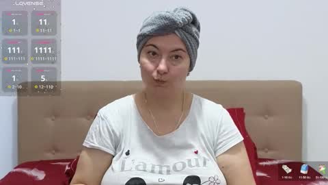 Snapshot of bustyemma chatting on 21, 10, 2025 Emma online show from 21, 10, 2025