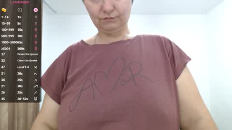 Snapshot of bustyemma chatting on 16, 11, 2025 Emma online show from 16, 11, 2025