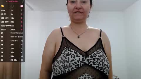 Snapshot of bustyemma chatting on 18, 11, 2025 Emma online show from 18, 11, 2025