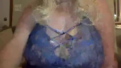 Snapshot of bustyflirt1 chatting on 29, 10, 2025 bustyflirt1 online show from 29, 10, 2025