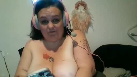 bustymilf94 online show from 3, 2, 2026