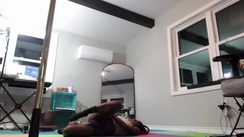 Snapshot of butt3rcup chatting on 4, 11, 2025 Goddess online show from 4, 11, 2025