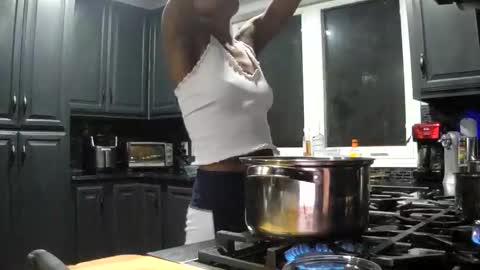 Snapshot of butt3rcup chatting on 21, 12, 2025 Goddess online show from 21, 12, 2025