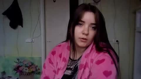 butterfly18988 online show from 6, 11, 2025