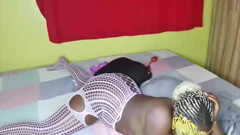 Snapshot of cakebooty2 chatting on 29, 10, 2025 cakebooty2 online show from 29, 10, 2025