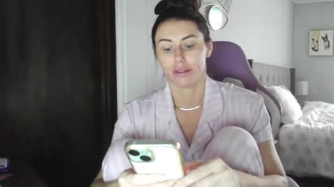 Snapshot of calicambri chatting on 10, 2, 2025 The Cali Cambri online show from 10, 2, 2025