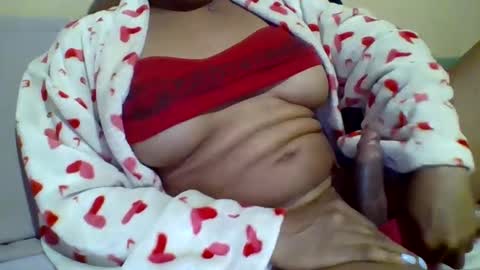 Snapshot of caligirl310r chatting on 18, 1, 2025 Caligurl   Queen    Head Fluffer In Charge  Goddess of Cocktease   Mistress of Holes online show from 18, 1, 2025