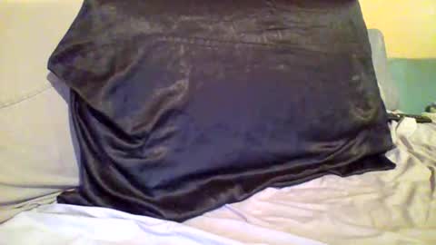 Snapshot of caligirl310r chatting on 23, 2, 2025 Caligurl   Queen    Head Fluffer In Charge  Goddess of Cocktease   Mistress of Holes online show from 23, 2, 2025