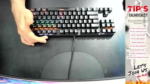 Snapshot of calihotcaliente27 chatting on 15, 10, 2025 calihotcaliente27 online show from 15, 10, 2025