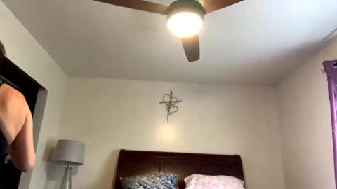 Snapshot of calishop1 chatting on 2, 4, 2026 calishop1 online show from 2, 4, 2026