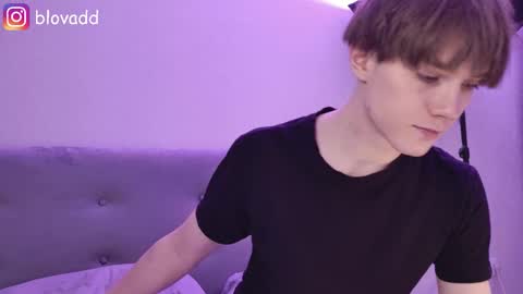 Snapshot of callmenineoneseven chatting on 18, 12, 2025 Nick online show from 18, 12, 2025