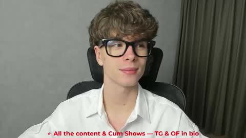 Snapshot of calvin_loves_you chatting on 11, 2, 2026 Hey I am Calvin online show from 11, 2, 2026