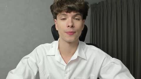 Snapshot of calvin_loves_you chatting on 6, 3, 2026 Hey I am Calvin online show from 6, 3, 2026