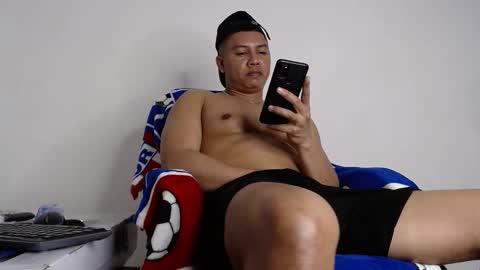 Snapshot of calvinhotlatino chatting on 22, 12, 2024 calvinhotlatino online show from 22, 12, 2024