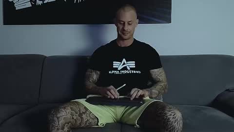 Calvin  online show from 2, 11, 2025