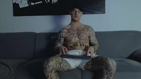 Calvin  online show from 26, 11, 2025