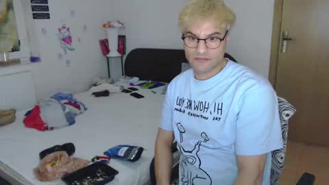 Snapshot of calvinjohnlad chatting on 7, 3, 2025 Calvinjohnlad online show from 7, 3, 2025