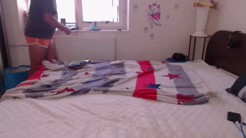 Snapshot of calvinjohnlad chatting on 12, 11, 2025 Calvinjohnlad online show from 12, 11, 2025