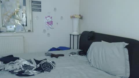 Calvinjohnlad online show from 13, 12, 2025