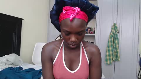 Snapshot of camclit chatting on 2, 12, 2024 Princess online show from 2, 12, 2024