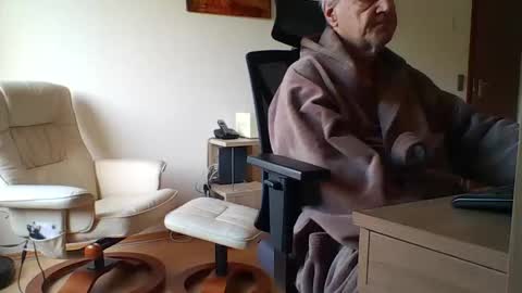 Snapshot of camcologne chatting on 4, 11, 2025 camcologne online show from 4, 11, 2025