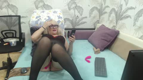 CamDiva1 online show from 14, 12, 2024