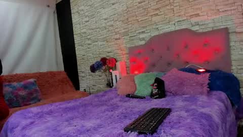 Snapshot of cameron_april chatting on 10, 11, 2025 cameron_april online show from 10, 11, 2025