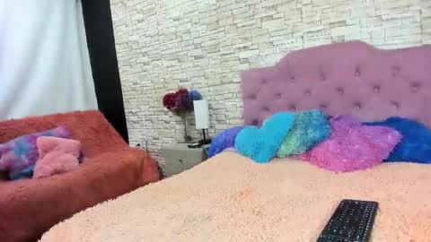 Snapshot of cameron_april chatting on 13, 11, 2025 cameron_april online show from 13, 11, 2025