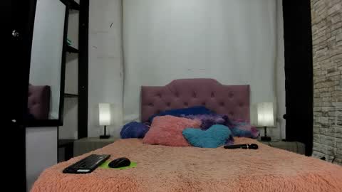 Snapshot of cameron_april chatting on 21, 11, 2025 cameron_april online show from 21, 11, 2025