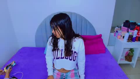 Snapshot of cami_bunnygirlx chatting on 8, 10, 2025 CAMI online show from 8, 10, 2025