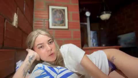 Snapshot of camii19y chatting on 13, 10, 2025 camii19y online show from 13, 10, 2025