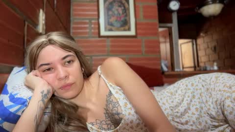 Snapshot of camii19y chatting on 19, 11, 2025 camii19y online show from 19, 11, 2025