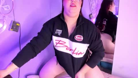 Snapshot of camiila_osorio chatting on 20, 11, 2025 Camila Osorio online show from 20, 11, 2025