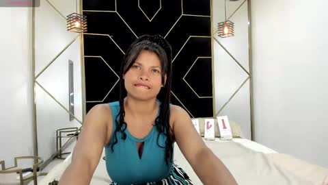 CamiilaReyes online show from 24, 2, 2025