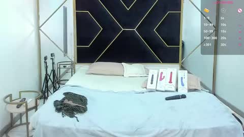 CamiilaReyes online show from 26, 2, 2025