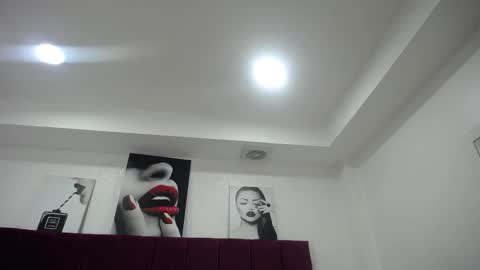 CamiilaReyes online show from 18, 9, 2025