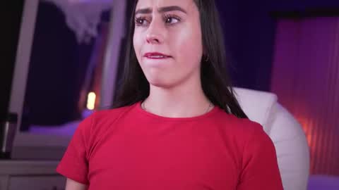 camila_martinez9 online show from 6, 11, 2025